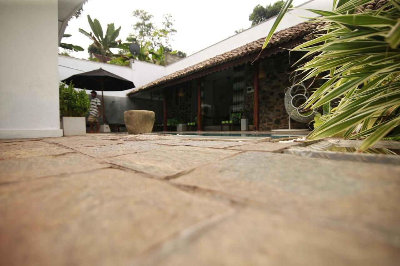 Rock Elephant Villa Hikkaduwa Exterior photo